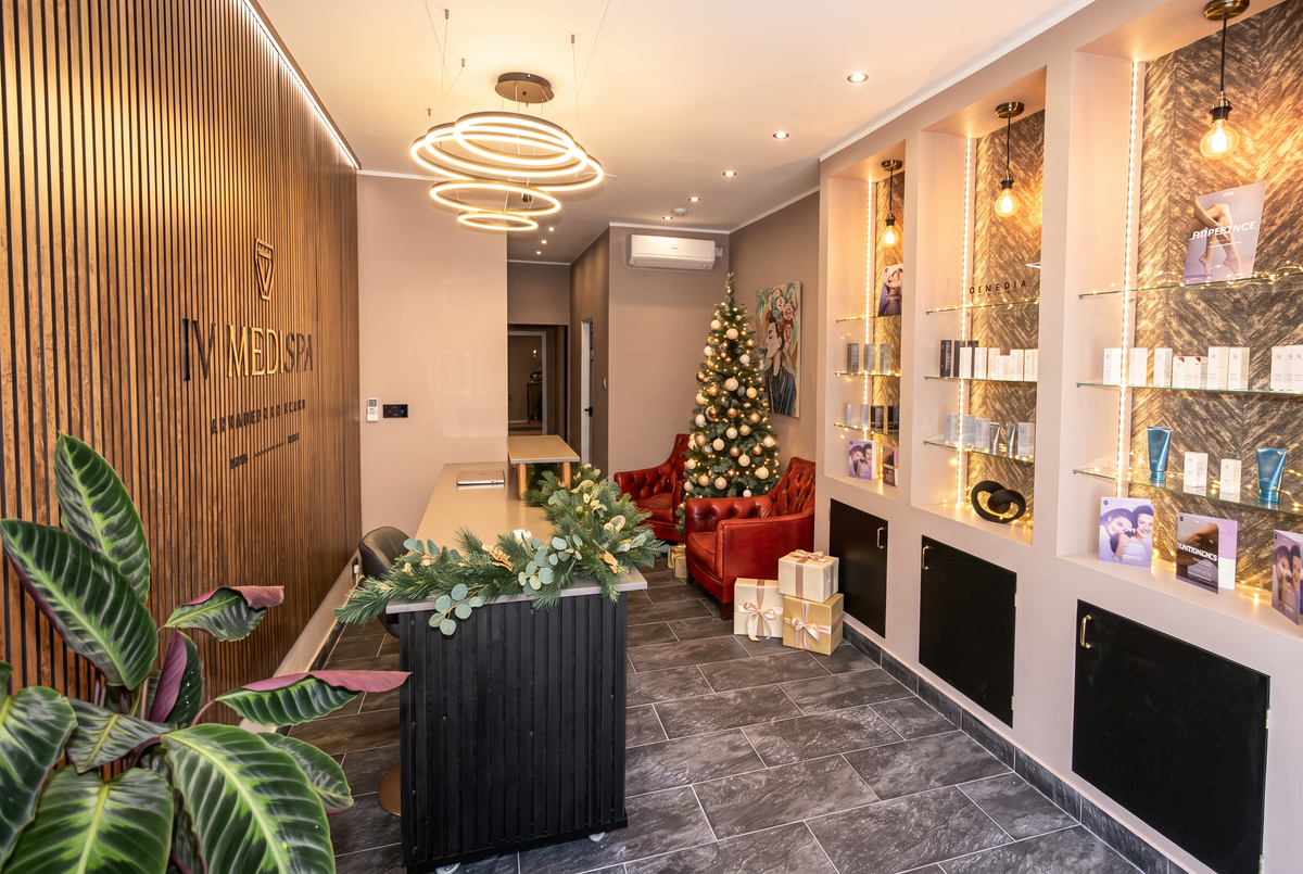 IVMEDISPA Edinburgh clinic reception decorated for Christmas